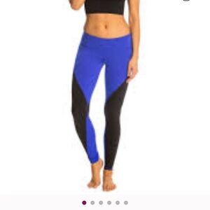 ALO Yoga Blue and Black colorblock Leggings